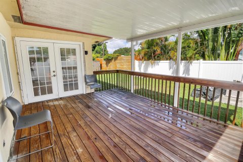 House in Boca Raton, Florida 3 bedrooms, 186.83 sq.m. № 2365728 - photo 27
