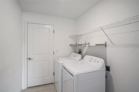 House in Riverview, Florida 3 bedrooms, 143.07 sq.m. № 1899827 - photo 15