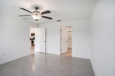 House in Riverview, Florida 3 bedrooms, 143.07 sq.m. № 1899827 - photo 17