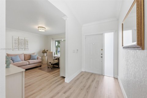 Villa ou maison à vendre à Sunrise, Floride: 3 chambres, 169.27 m2 № 2077598 - photo 4