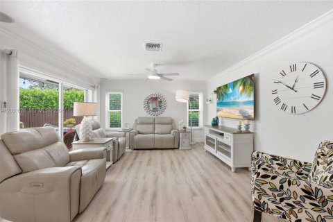 Villa ou maison à vendre à Sunrise, Floride: 3 chambres, 169.27 m2 № 2077598 - photo 13
