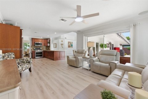 Villa ou maison à vendre à Sunrise, Floride: 3 chambres, 169.27 m2 № 2077598 - photo 15