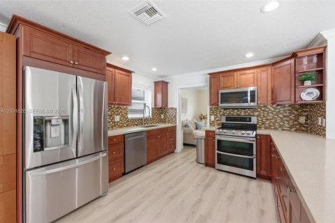 Villa ou maison à vendre à Sunrise, Floride: 3 chambres, 169.27 m2 № 2077598 - photo 10