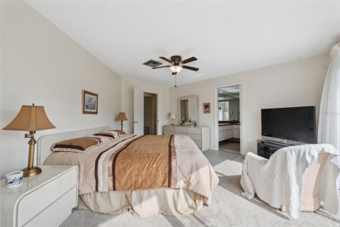 Condo in New Port Richey, Florida, 2 bedrooms  № 1424961 - photo 25