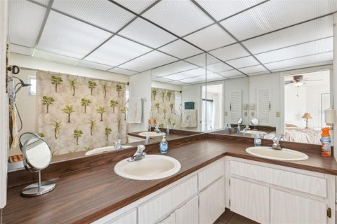 Condo in New Port Richey, Florida, 2 bedrooms  № 1424961 - photo 27