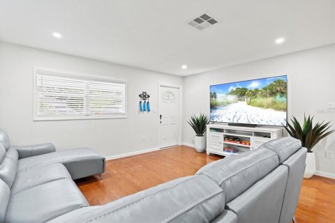 Villa ou maison à louer à Sarasota, Floride: 3 chambres, 134.15 m2 № 1253456 - photo 8