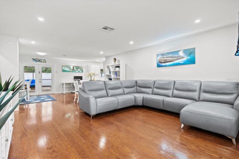 Villa ou maison à louer à Sarasota, Floride: 3 chambres, 134.15 m2 № 1253456 - photo 3