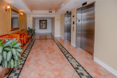 Copropriété à vendre à Aventura, Floride: 2 chambres, 109.62 m2 № 1930806 - photo 12