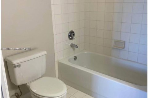 Copropriété à vendre à Aventura, Floride: 2 chambres, 109.62 m2 № 1930806 - photo 7