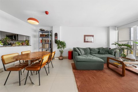 Condo in Miami, Florida, 1 bedroom  № 2042720 - photo 7