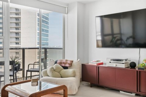 Condo in Miami, Florida, 1 bedroom  № 2042720 - photo 8