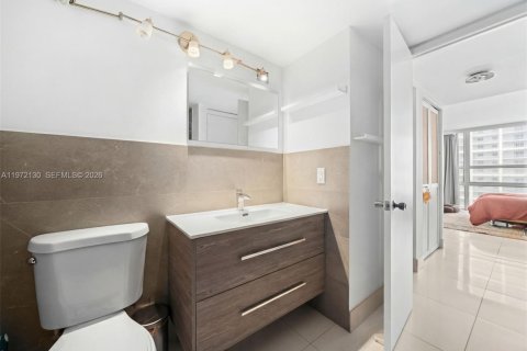Condo in Miami, Florida, 1 bedroom  № 2042720 - photo 20