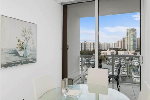 Condo in Aventura, Florida, 2 bedrooms  № 1874842 - photo 12
