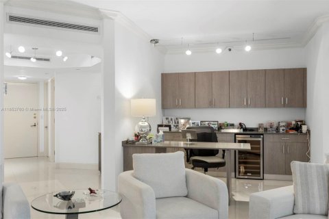 Condo in Aventura, Florida, 2 bedrooms  № 1874842 - photo 9