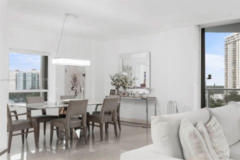 Condo in Aventura, Florida, 2 bedrooms  № 1874842 - photo 17