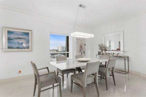Condo in Aventura, Florida, 2 bedrooms  № 1874842 - photo 16