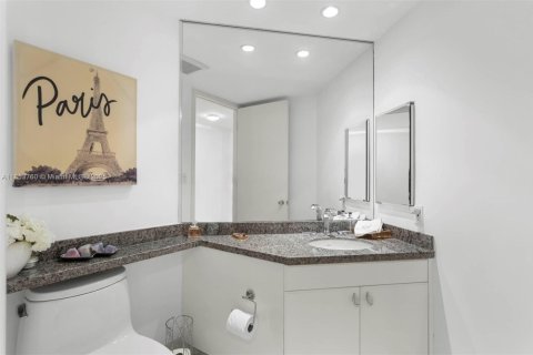 Condo in Aventura, Florida, 2 bedrooms  № 1874842 - photo 30