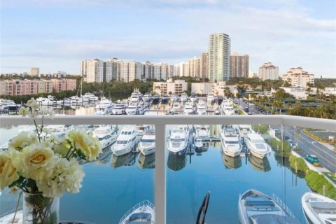 Condo in Aventura, Florida, 2 bedrooms  № 1874842 - photo 13