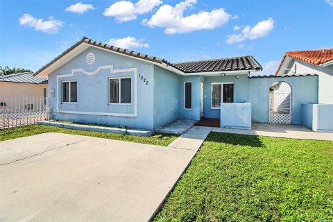 House in Miami, Florida 3 bedrooms, 123.19 sq.m. № 1989680 - photo 5