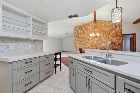 House in Homosassa, Florida 3 bedrooms, 274.8 sq.m. № 2400378 - photo 16