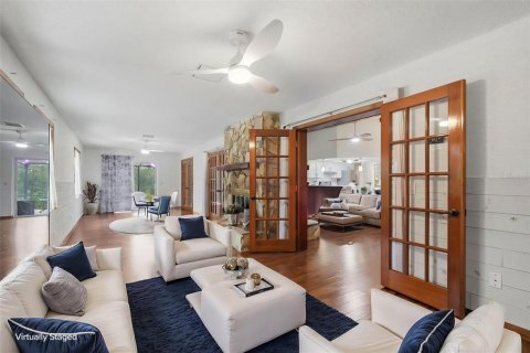House in Homosassa, Florida 3 bedrooms, 274.8 sq.m. № 2400378 - photo 13