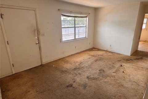 House in Seminole, Florida 2 bedrooms, 78.04 sq.m. № 2198249 - photo 4