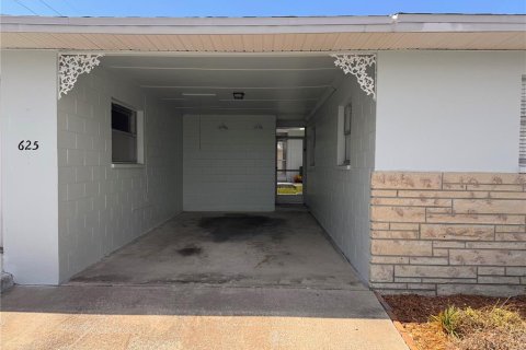 House in Seminole, Florida 2 bedrooms, 78.04 sq.m. № 2198249 - photo 3