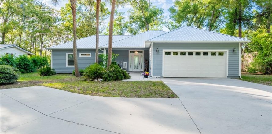 House in Bell, Florida 3 bedrooms, 142.88 sq.m. № 2108223