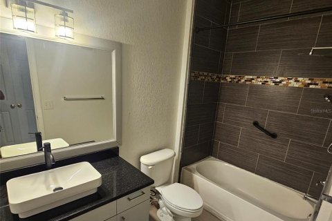 Condominio en alquiler en Orlando, Florida, 2 dormitorios, 109.07 m2 № 2167831 - foto 9