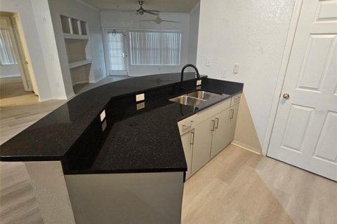 Condominio en alquiler en Orlando, Florida, 2 dormitorios, 109.07 m2 № 2167831 - foto 4