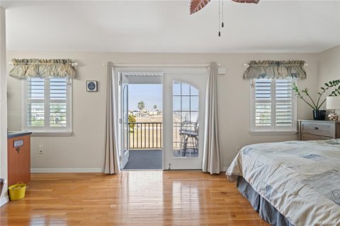 House in Hernando Beach, Florida 3 bedrooms, 190.45 sq.m. № 1719565 - photo 26