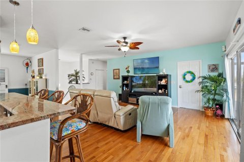House in Hernando Beach, Florida 3 bedrooms, 190.45 sq.m. № 1719565 - photo 19