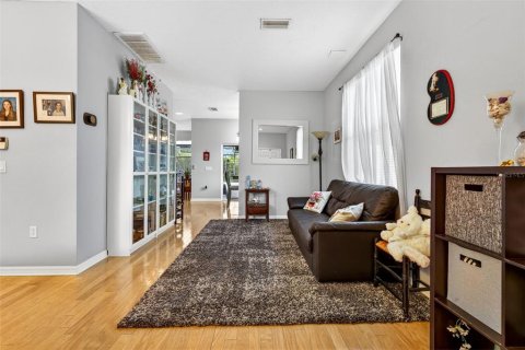 Villa ou maison à vendre à Tampa, Floride: 4 chambres, 269.79 m2 № 2156716 - photo 8