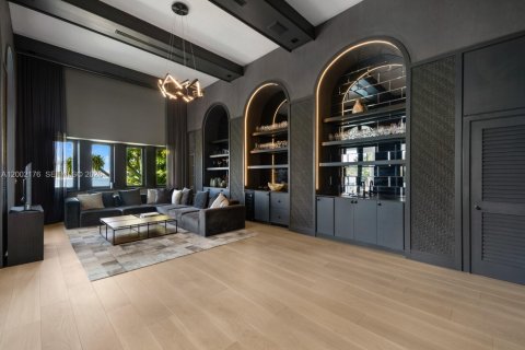 House in Miami Beach, Florida 5 bedrooms, 565.77 sq.m. № 2067935 - photo 12