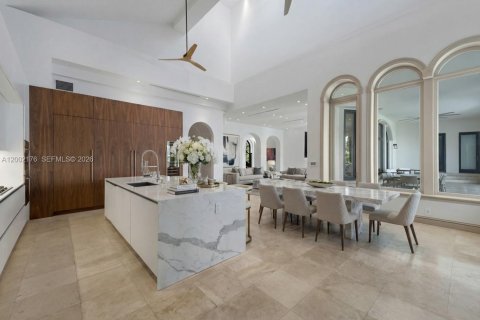 House in Miami Beach, Florida 5 bedrooms, 565.77 sq.m. № 2067935 - photo 8