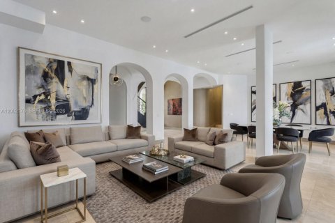 House in Miami Beach, Florida 5 bedrooms, 565.77 sq.m. № 2067935 - photo 4
