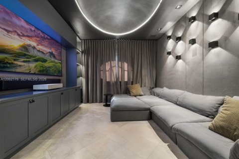 House in Miami Beach, Florida 5 bedrooms, 565.77 sq.m. № 2067935 - photo 13
