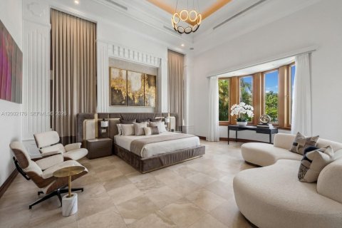 House in Miami Beach, Florida 5 bedrooms, 565.77 sq.m. № 2067935 - photo 14