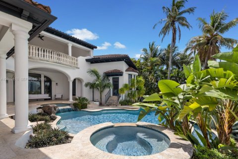 House in Miami Beach, Florida 5 bedrooms, 565.77 sq.m. № 2067935 - photo 21