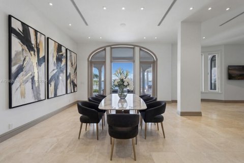 House in Miami Beach, Florida 5 bedrooms, 565.77 sq.m. № 2067935 - photo 7