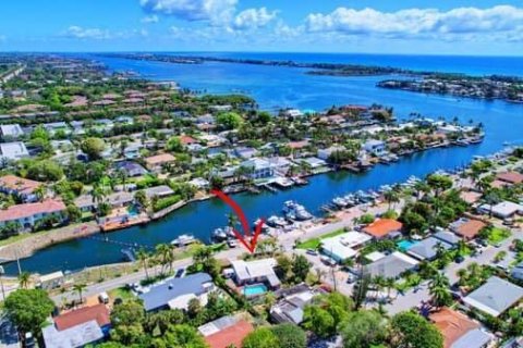 Купить виллу или дом в Бойнтон-Бич, Флорида 2 спальни, 120.96м2, № 1208109 - фото 1