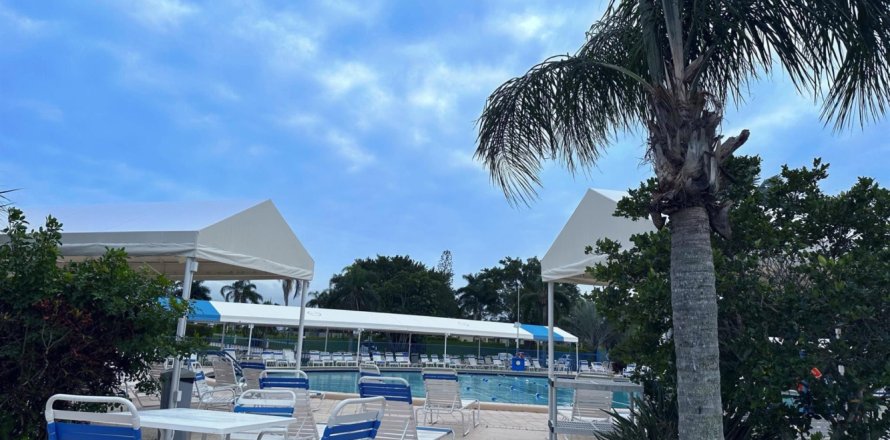 Condominio en Delray Beach, Florida, 2 dormitorios № 1079628