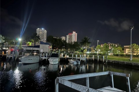 Снять в аренду кондоминиум в Халландейл-Бич, Флорида 29.73м2, № 1975245 - фото 9