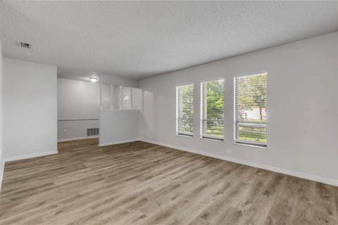 Villa ou maison à vendre à Orlando, Floride: 3 chambres, 144.46 m2 № 2420407 - photo 8