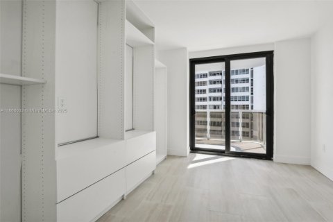 Снять в аренду кондоминиум в Майами-Бич, Флорида 2 спальни, 137.22м2, № 1945325 - фото 18