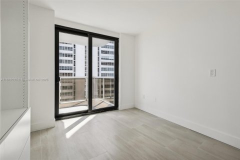 Снять в аренду кондоминиум в Майами-Бич, Флорида 2 спальни, 137.22м2, № 1945325 - фото 17