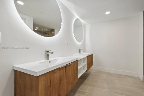 Снять в аренду кондоминиум в Майами-Бич, Флорида 2 спальни, 137.22м2, № 1945325 - фото 29