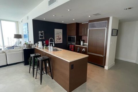 Condo in Miami, Florida, 2 bedrooms  № 1938338 - photo 12