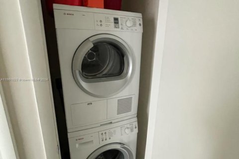 Купить кондоминиум в Майами, Флорида 2 спальни, 117.89м2, № 1938338 - фото 17