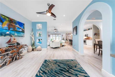 Casa en venta en Homestead, Florida, 5 dormitorios, 262.08 m2 № 1890746 - foto 4